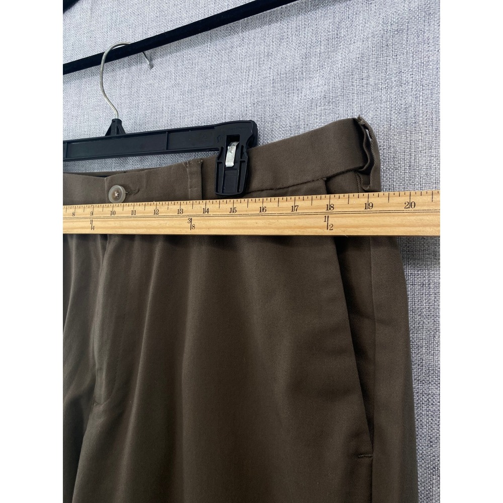 Haggar Chino Pants Men 38x30 Brown Classic Fit Work To Weekend Cotton Flat Front - Picture 2 of 9